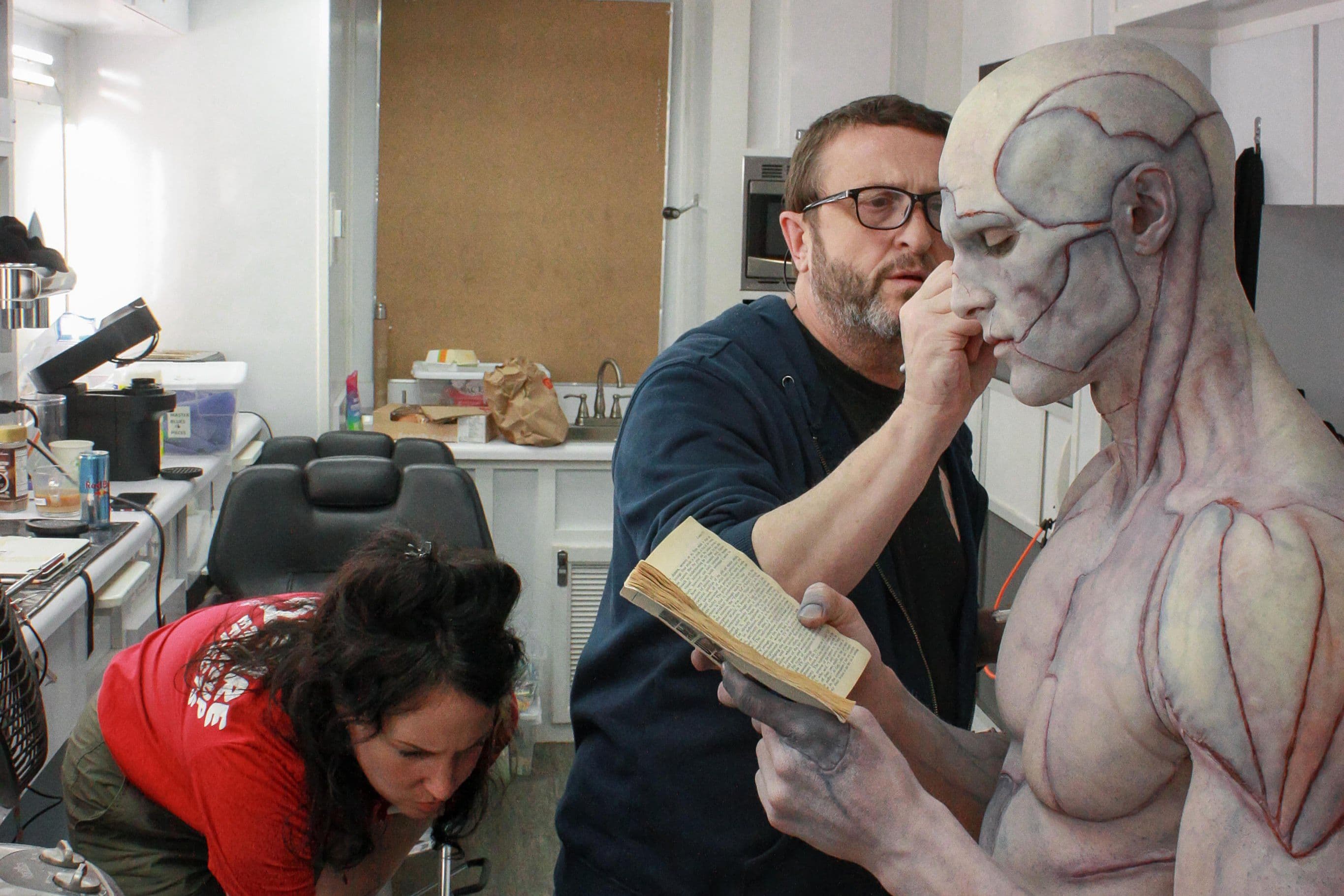 Jacob Elordi in the makeup chair for "Frankenstein". His look required 42 prosthetics.