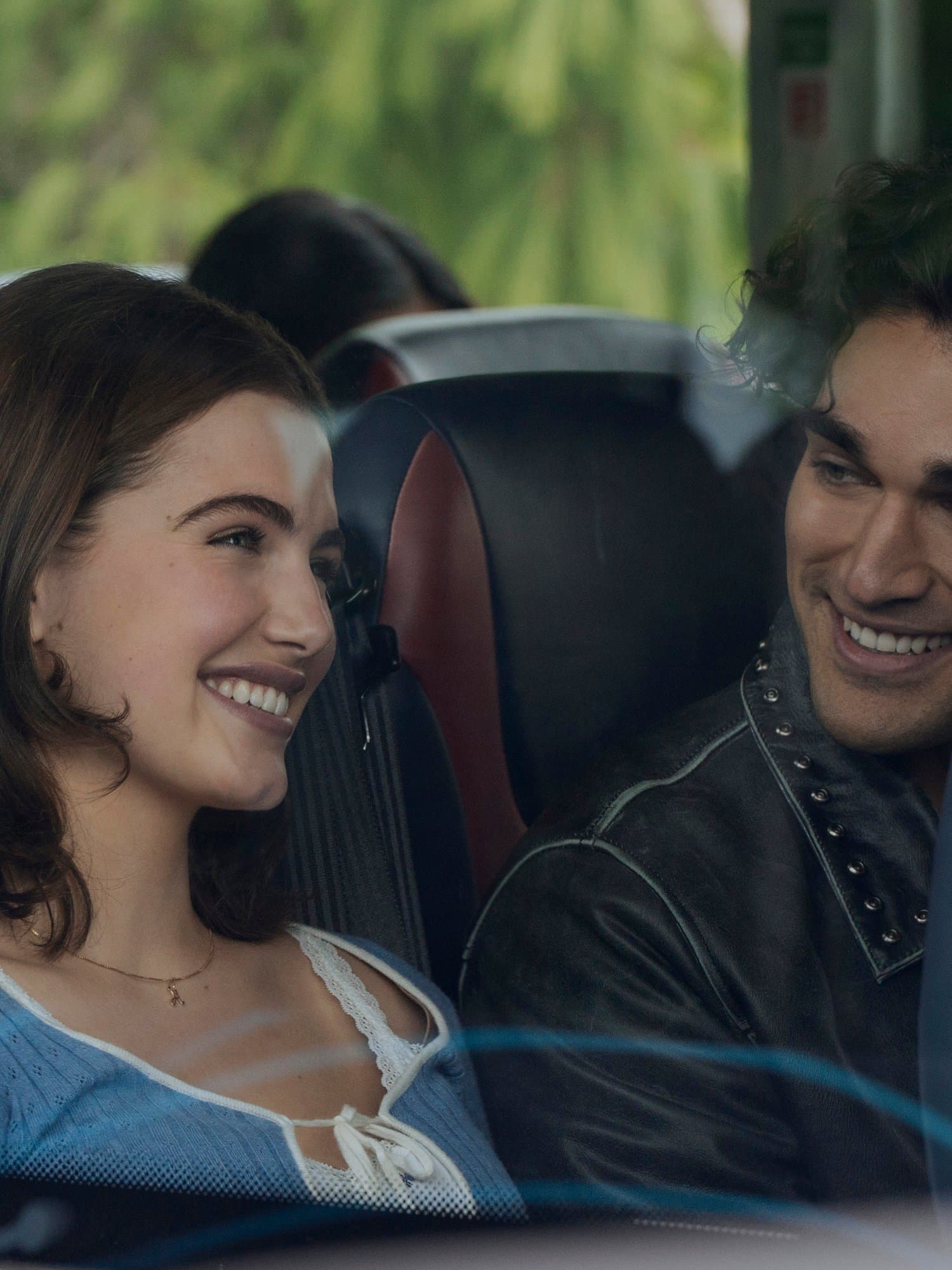Hannah (Ella Bright) and Justin (Josh Heuston) in "Off Campus."